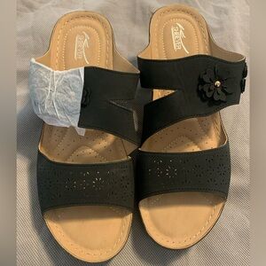 Scibever Black Sandals Size 10